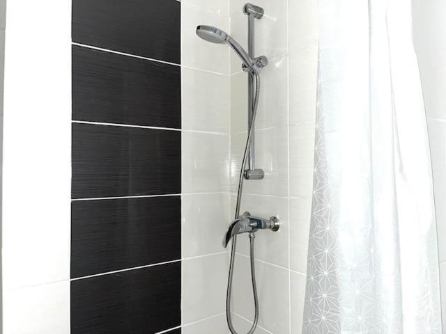Appartement Studio - Disney-Paris Gare 2Min à Bussy-Saint-Georges Extérieur photo